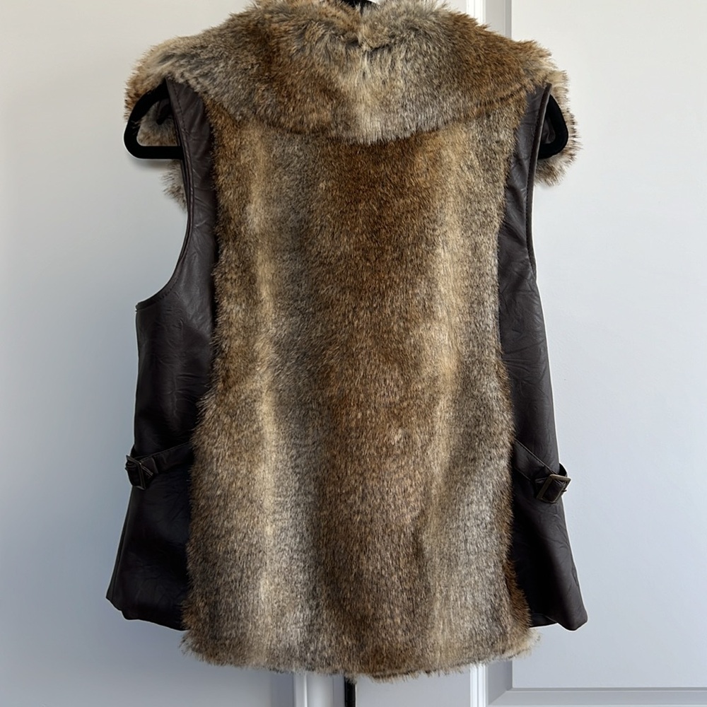 Fur Vest - Picture 4 of 4